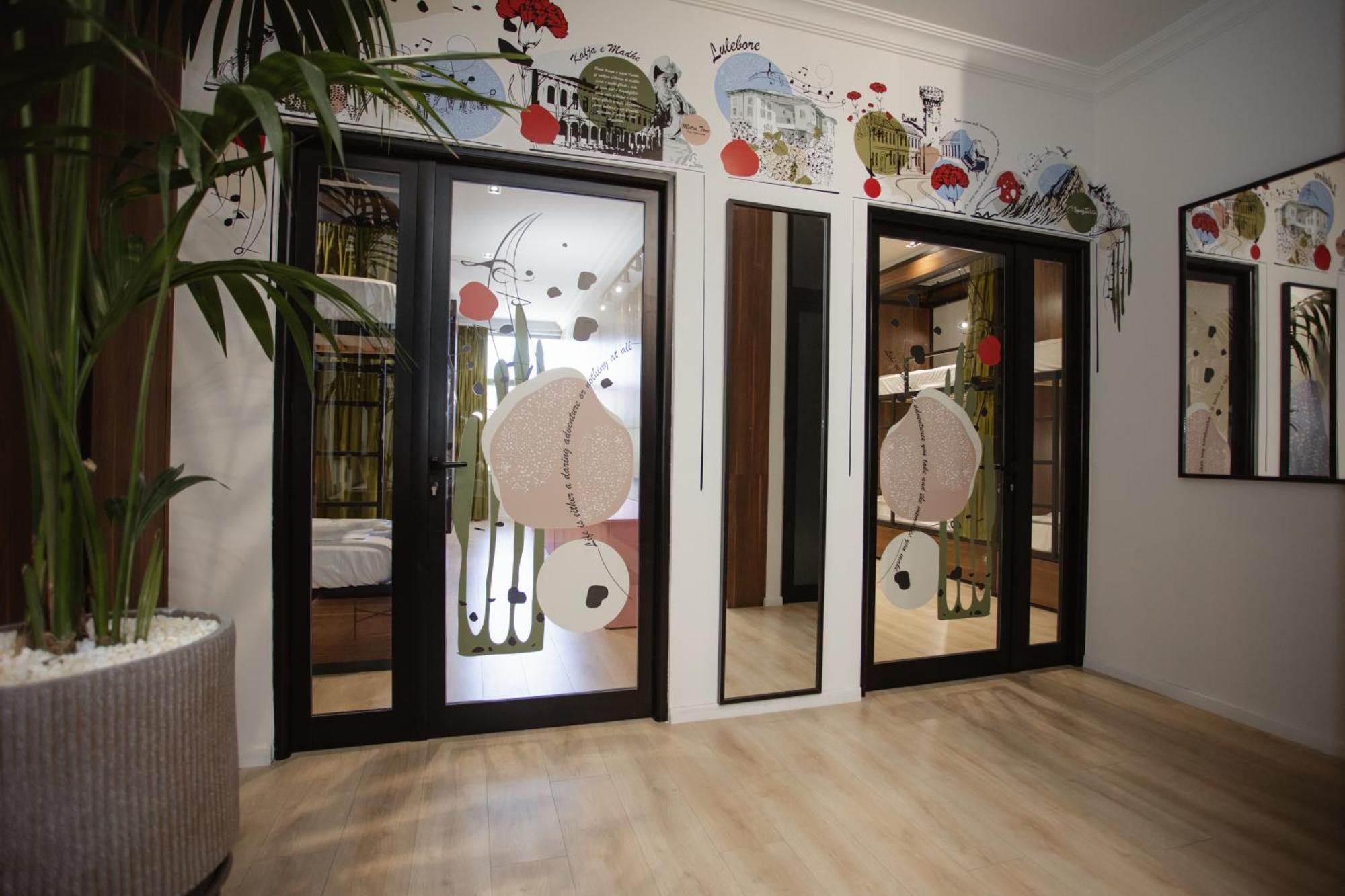 Corner Hostel Шкодер Екстер'єр фото