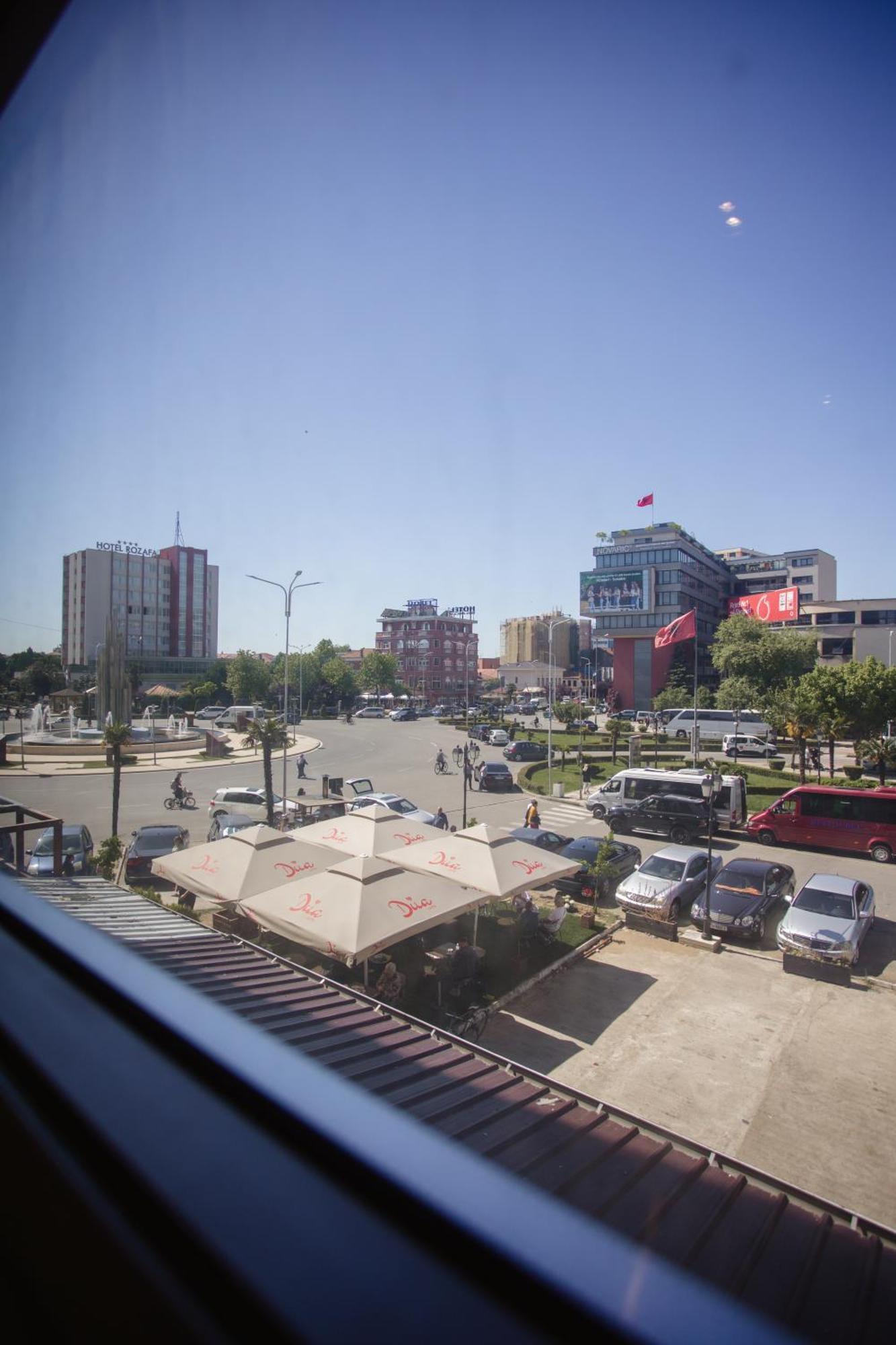 Corner Hostel Шкодер Екстер'єр фото